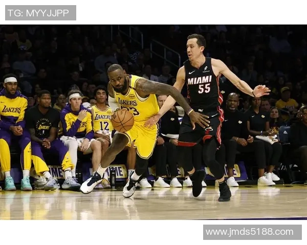 2014年NBA季后赛热火与篮网激战回顾精彩瞬间与关键时刻分析 2014年NBA季后赛热火与篮网激战回顾精彩瞬间与关键时刻分析