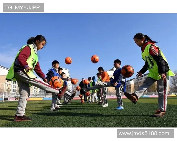 乌拉坎对阵学生队精彩对决展现青春活力与足球魅力 乌拉坎对阵学生队精彩对决展现青春活力与足球魅力