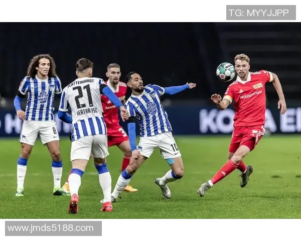 德累斯顿与马格得堡的激烈对决揭示足球战术与球队实力的较量 德累斯顿与马格得堡的激烈对决揭示足球战术与球队实力的较量