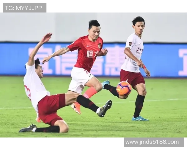 日本队与恒大激战正酣谁能在这场较量中笑到最后