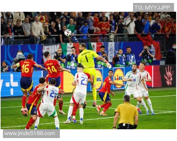 曼城对决曼联：英超巅峰对决再度上演，谁能笑到最后