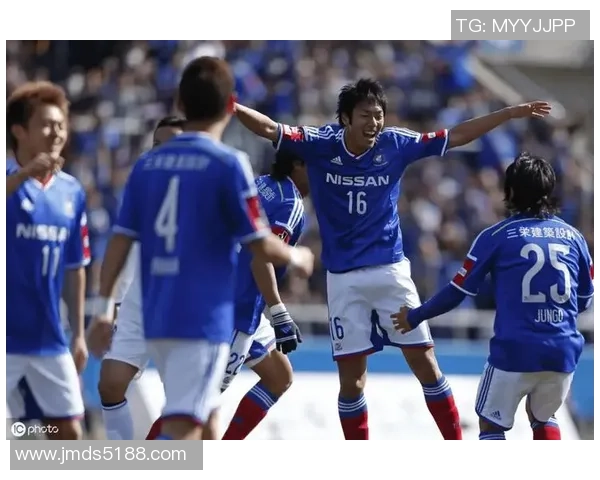 横滨水手与仙台七的激烈对决展现足球魅力与团队精神